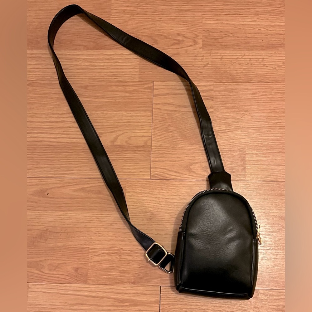 Women’s crossbody bag